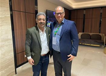 مجدي أبو فريخة يجتمع مع رئيس لجنة حكام الاتحاد الدولي لكرة السلة