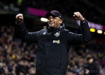 بيرنلي ي علن تجديد عقد كومباني بعد التأهل إلى الدوري الإنجليزي