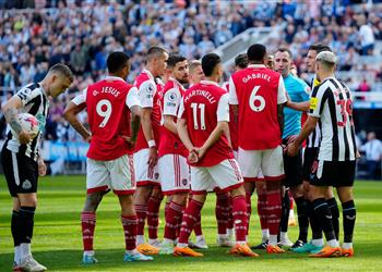 فيديو الحظ يعاند نيوكاسل وآرسنال يفوز بثنائية مثيرة في الدوري الإنجليزي