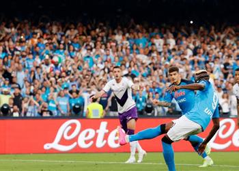 فيديو نابولي يفوز على فيورنتينا في ليلة احتفالية بلقب الدوري الإيطالي