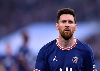 صورة ميسي يعود مبكر ا لتدريبات باريس سان جيرمان بعد انتهاء العقوبة