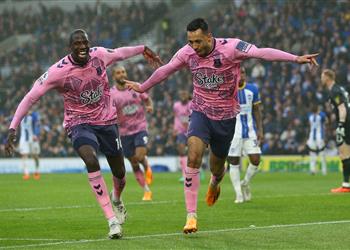 فيديو إيفرتون يفاجئ برايتون بخماسية في الدوري الإنجليزي