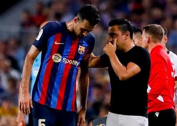 آس بوسكيتس يحسم مستقبله مع برشلونة ويبلغ تشافي