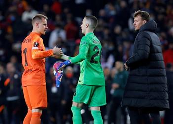 برشلونة يعلن تجديد عقد حارسه حتى 2026