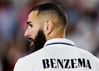 تقارير سعودية تكشف موقف بنزيما من عرض اتحاد جدة