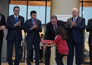 أشرف صبحي فوجئت بالصرح العمراني العظيم بجوار فرع الأهلي الجديد