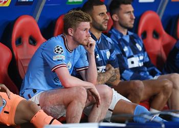 دي بروين أعاني من إصابة منذ شهرين وزوجتي توقعت تتويجنا بدوري الأبطال في أغسطس