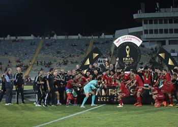 فيديو الأهلي يخطف تعادل ا قاتلا من الوداد ويتو ج بدوري أبطال إفريقيا للمرة الـ11 في تاريخه