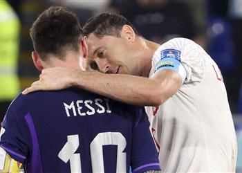 ليفاندوفسكي يوضح رأيه في انتقال ميسي إلى إنتر ميامي