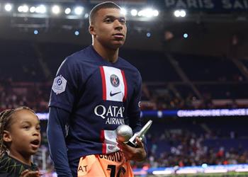 مبابي هناك بعض المشاكل في باريس سان جيرمان وميسي لم ينل الاحترام المستحق بـ فرنسا