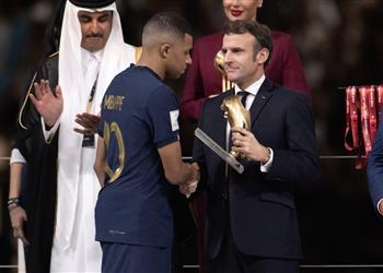 ماكرون سأضغط لاستمرار مبابي في باريس سان جيرمان