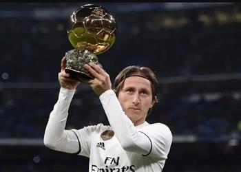 3 زوجات تحرمن الأهلي السعودي من صفقات عالمية