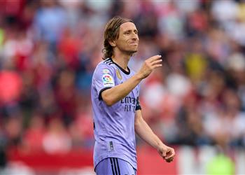 مودريتش يحسم موقفه من الانتقال إلى الهلال السعودي