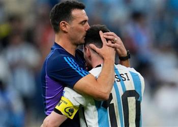 سكالوني يعلن غياب ميسي عن ودية الأرجنتين وإندونيسيا ويصر ح الجميع سيحزن لاعتزاله
