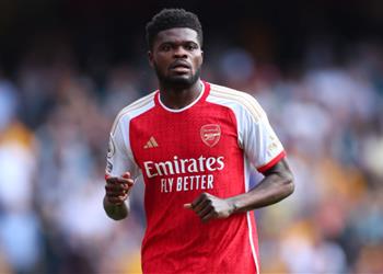 ثلاثي الدوري السعودي يستهدف ضم توماس بارتي