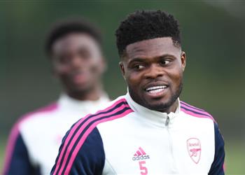 مانشستر سيتي يجبر آرسنال على تغيير خططه تجاه مصير بارتي