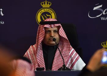 مسلي آل معمر يفوز برئاسة النصر السعودي