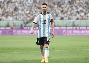 ميسي عن صافرات جماهير باريس سان جيرمان ضده حدثت مع نيمار ومبابي