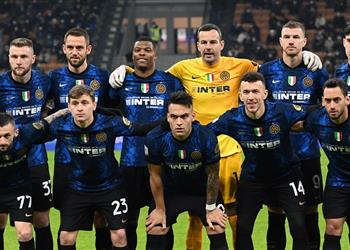 تقارير رغم اهتمام الأندية السعودية إنتر ميلان يقترب من تجديد عقد لاعبه