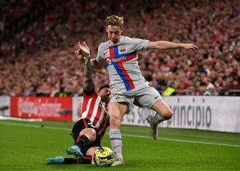 برشلونة يتخذ قرار ا نهائي ا بشأن مستقبل دي يونج