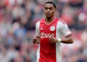 سكاي تيمبر يحسم موقفه من الانتقال إلى آرسنال