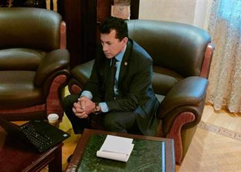 أشرف صبحي يدعم منتخب مصر لشباب اليد عبر فيديو كونفرانس