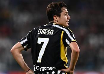 بعد اهتمام ليفربول وكيل كييزا يرد على أنباء طلبه 8 ملايين يورو للبقاء في يوفنتوس