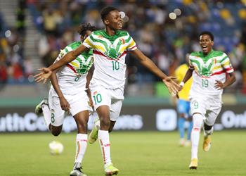 فيديو مالي تفوز على الجابون بثلاثية وتتصدر مجموعة مصر في أمم إفريقيا