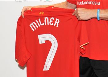 مهاجم ليفربول يحصل على قميص ميلنر بعد رحيله عن أنفيلد