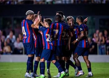 صورة لاعب برشلونة يظهر بـ شورت ريال مدريد ويثير الجدل حول مستقبله