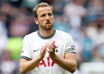 ذا أثلتيك بايرن ميونخ يقدم عرض ا رسمي ا لضم هاري كين