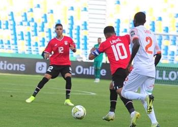 منتخب مصر الأولمبي بالزي الأحمر أمام مالي في كأس أمم إفريقيا