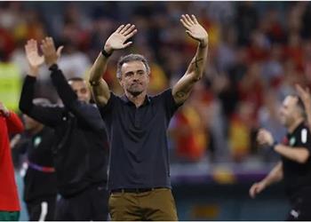 رغم عدم إعلان رحيل جاليتيه باريس سان جيرمان يجتمع مع إنريكي لتحديد الصفقات