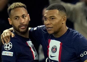 خطوة جديدة تؤكد اقتراب مدرب برشلونة الأسبق من باريس سان جيرمان