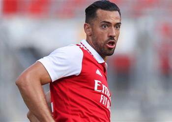 آرسنال يعلن رحيل بابلو ماري إلى الدوري الإيطالي