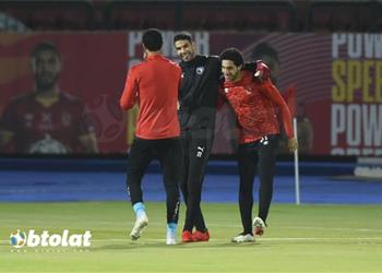 شريف إكرامي يدعم مصطفى شوبير قبل مباراة الأهلي والوداد في نهائي أبطال إفريقيا