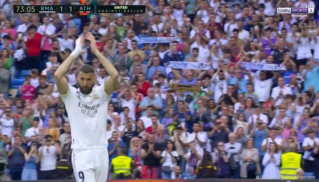 لحظة خروج كريم بنزيما في اخر مباراة له مع ريال مدريد وتحية الجماهير