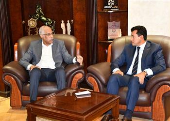 وزير الرياضة يجتمع مع اتحاد الكرة للاطمئنان على ترتيبات وتجهيزات المنتخب الأول والأولمبي