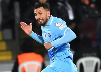 بعد الاهتمام السعودي مدرب طرابزون سبور يعلق على مستقبل تريزيجيه