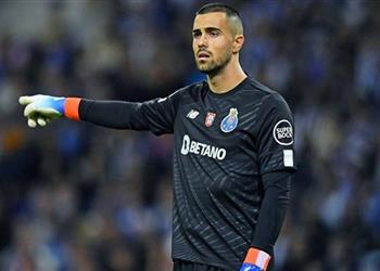 حارس بورتو يرد على اهتمام مانشستر يونايتد لخلافة دي خيا