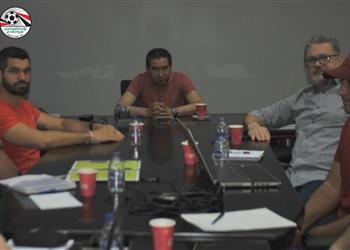 محمد بركات يجتمع مع ميكالي لوضع الرتوش الأخيرة قبل معسكر منتخب مصر الأولمبي