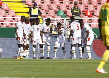 فيديو غينيا تطيح بـ غانا من كأس أمم إفريقيا تحت 23 عام ا وتصعد لنصف النهائي