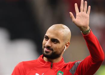 شقيق سفيان أمرابط يرد على مفاوضات مانشستر يونايتد وبرشلونة