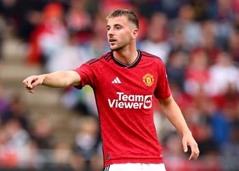 الأمر خطير مانشستر يونايتد يدافع عن تصرف ماونت المزعج لجماهيره