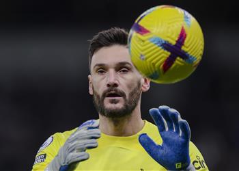 توتنهام يعلن غياب هوجو لوريس عن جولة ما قبل الموسم ويوضح السبب