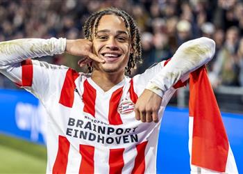 تحسب ا لرحيل مبابي أو نيمار رسمي ا باريس سان جيرمان يستعيد تشافي سيمونز