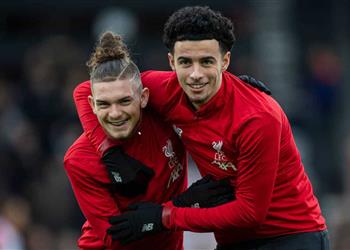 ليفربول يصدر بيان ا رسمي ا بشأن إليوت وكورتيس جونز