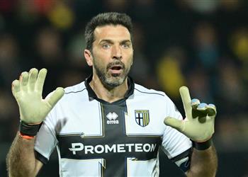 بوفون يتلقى عرض ا مغري ا للانتقال إلى الدوري السعودي