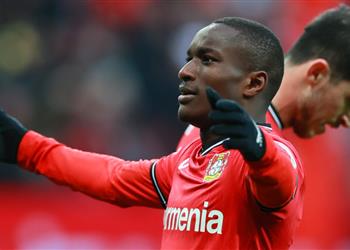 موسى ديابي يختار وجهته المقبلة بين أستون فيلا والنصر السعودي