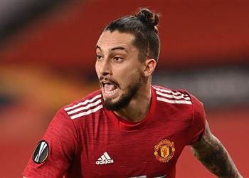 تقارير توضح حقيقة فشل انتقال تيليس إلى النصر السعودي